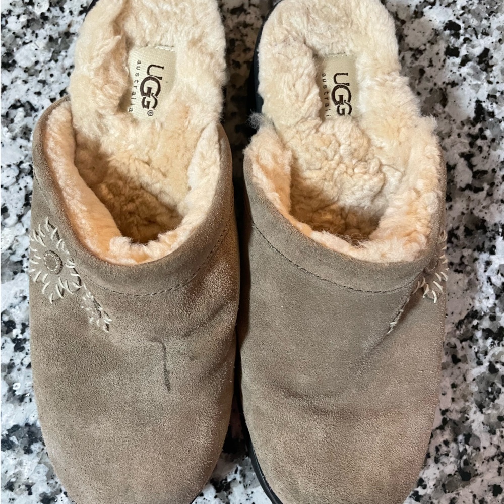 Ugg Tan Clog With Sherpa Lining Size 9 - image 7